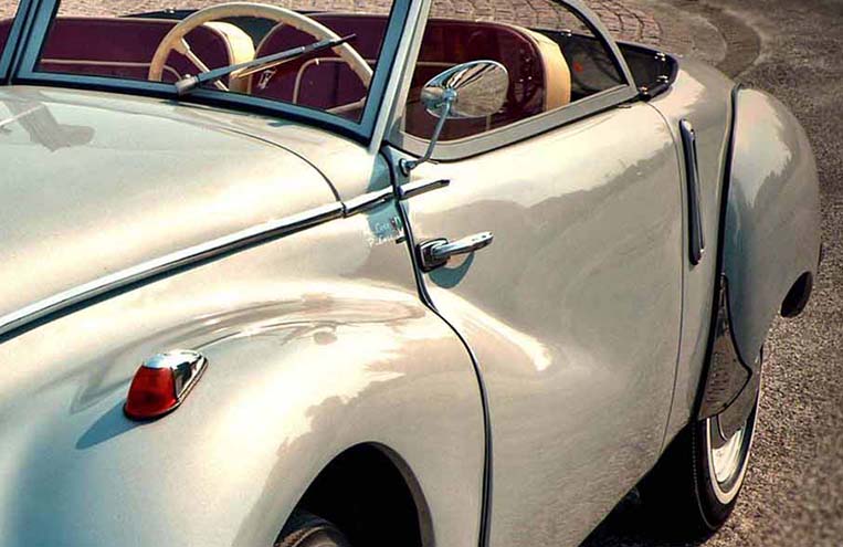 Automobile